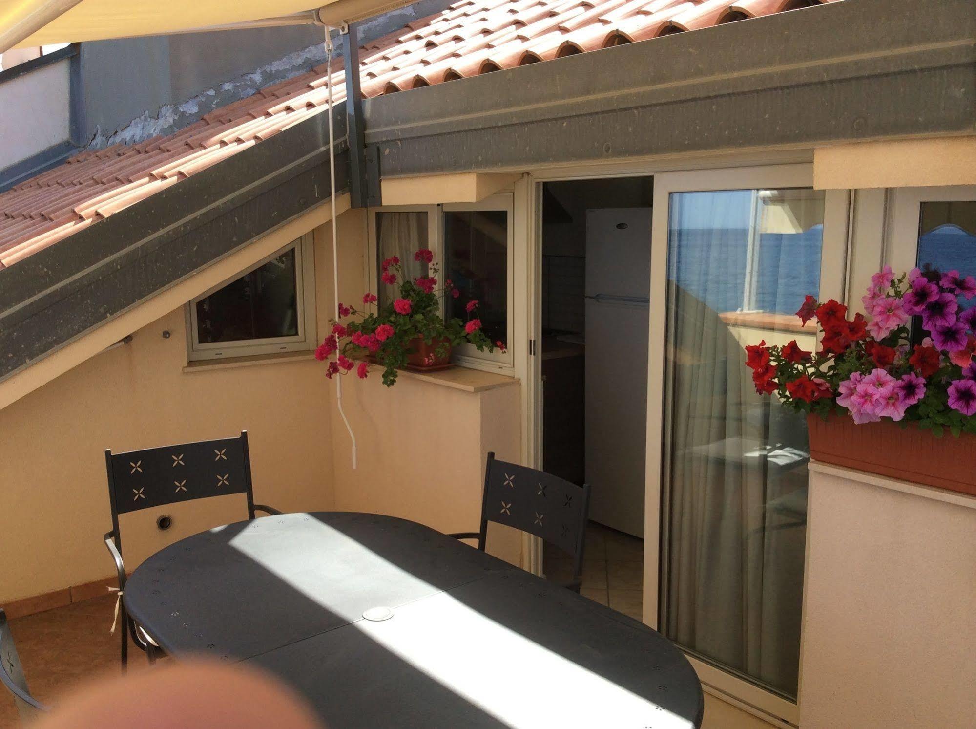 Casa Vacanze Samira Fondachello  Eksteriør bilde
