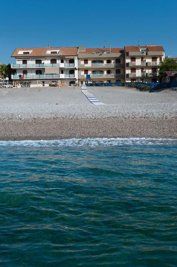 Casa Vacanze Samira Fondachello  Eksteriør bilde